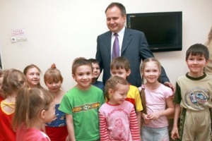 Новосибирский губернатор решил еще раз оценить плюсы и минусы пермского «Маминого выбора» Новосибирский губернатор решил еще раз оценить плюсы и минусы пермского «Маминого выбора»