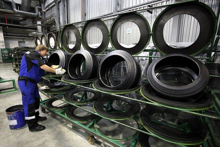 Алтайская прокуратура проверит забастовку из-за заморозки зарплат рабочим шинного комбината