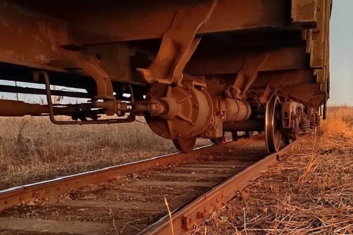 Четверо красноярцев изнасиловали приятеля до смерти и положили под поезд