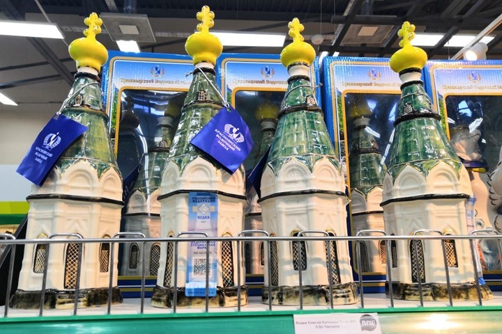 Красноярская епархия попросила прокуратуру проверить водку в виде часовни Красноярская епархия попросила прокуратуру проверить водку в виде часовни