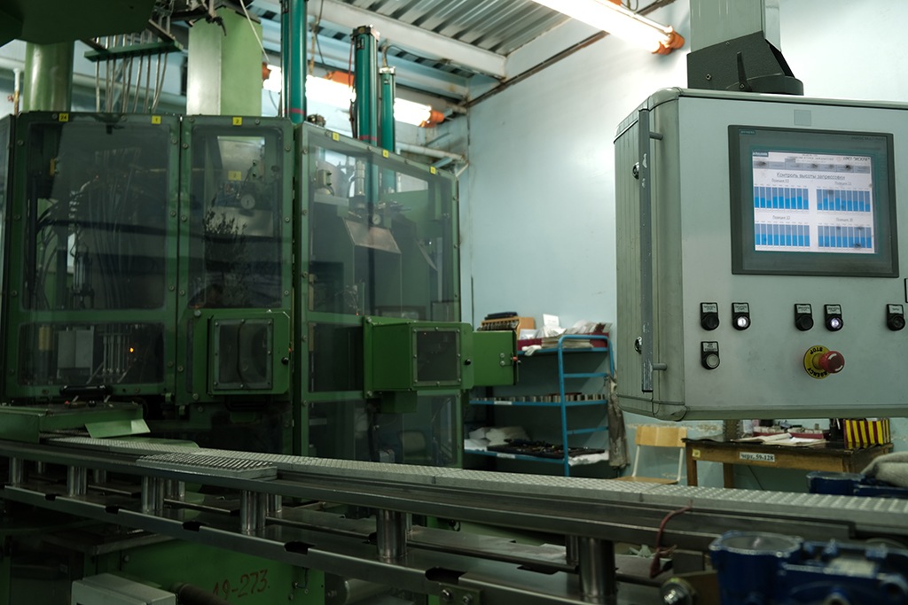 Ротационная машина по производству капсюлей-детонаторов со втулочным замедлителем Ротационная машина по производству капсюлей-детонаторов со втулочным замедлителем