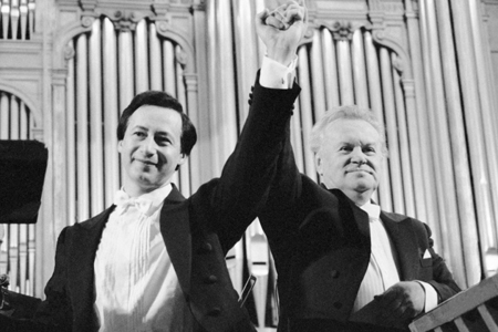 Спиваков предложил назвать музыкальную школу в Новосибирске именем Евгения Светланова Спиваков предложил назвать музыкальную школу в Новосибирске именем Евгения Светланова