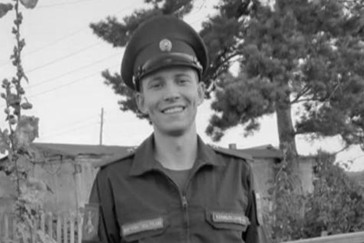 Еще одного погибшего в Украине новосибирского солдата похоронили в закрытом гробу Еще одного погибшего в Украине новосибирского солдата похоронили в закрытом гробу