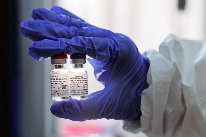 Мечты о вакцине в Омске и лунный новый год в Туве. Сибирь за неделю