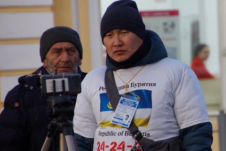 Полиция задержала бурятского блогера из-за дела о приветствии Стивена Сигала Полиция задержала бурятского блогера из-за дела о приветствии Стивена Сигала