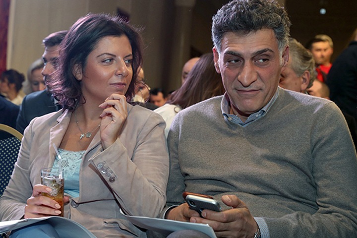 Власти Казахстана сочли оскорбительными слова мужа главреда российского госканала Власти Казахстана сочли оскорбительными слова мужа главреда российского госканала