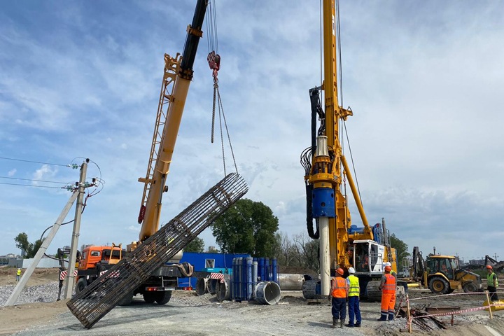Оборудование при строительстве нового моста в Новосибирске хотят заменить на более дешевое