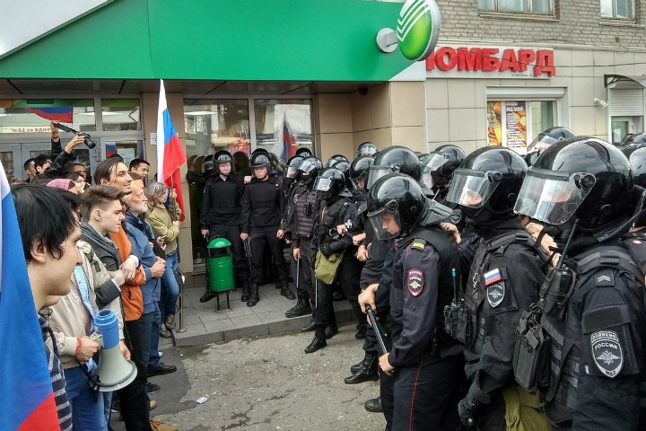 Четырех журналистов задержали на акциях протеста в Сибири Четырех журналистов задержали на акциях протеста в Сибири