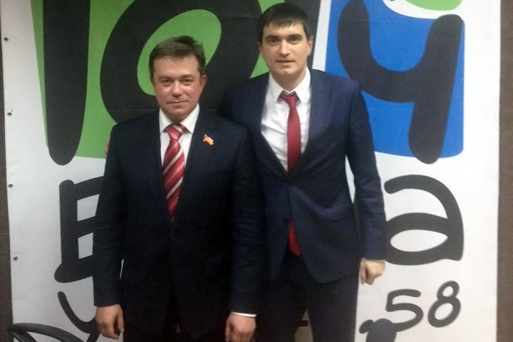 Пресс-секретарь новосибирского мэра запустил авторскую радиопередачу Пресс-секретарь новосибирского мэра запустил авторскую радиопередачу