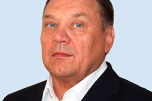 Аман Тулеев назначил Юрия Мовшина главой департамента транспорта и связи Кузбасса Аман Тулеев назначил Юрия Мовшина главой департамента транспорта и связи Кузбасса