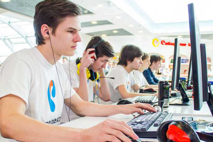 Новосибирцы победили в кибертурнире по Dota 2 и World of Tanks