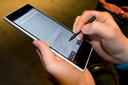 Планшетофоны набирают популярность у сибиряков Планшетофоны набирают популярность у сибиряков