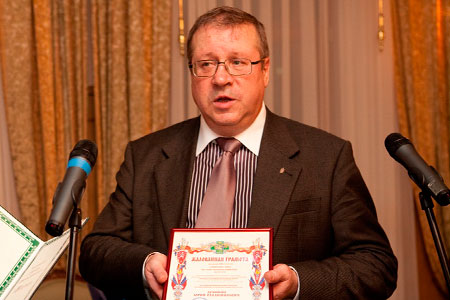 Фигурантом нового дела по факту пьяного дебоша на самолете Красноярск-Москва стал сотрудник РПЦ