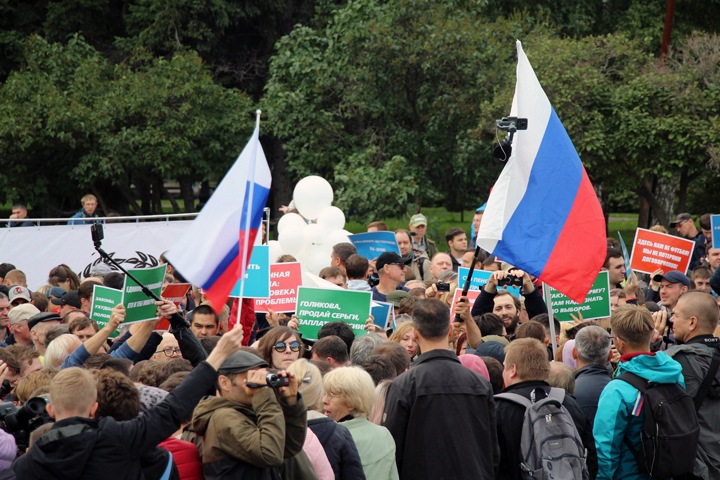 Новосибирский суд закрыл дела двух участников шествия 9 сентября