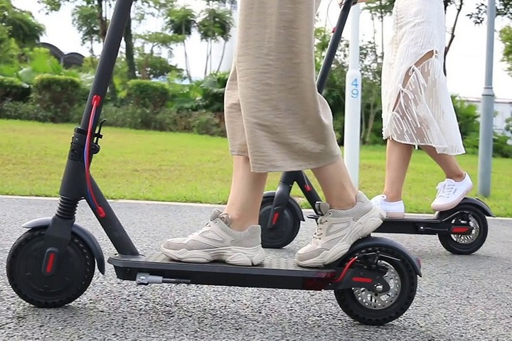 Мэрия Новосибирска определила места, где запрещено кататься на элетросамокатах