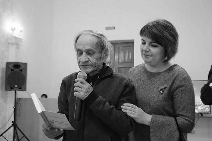 «Инженер человеческой души». История новосибирского поэта и переводчика Николая Пархоменко