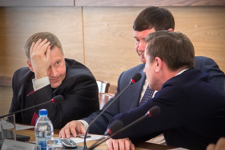 «Сам бери коляску и кати ее»: Локоть потребовал проверить удобство пандусов