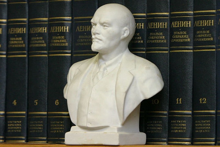 Спрятанные в бюсте Ленина деньги похитили у жителя Бурятии Спрятанные в бюсте Ленина деньги похитили у жителя Бурятии