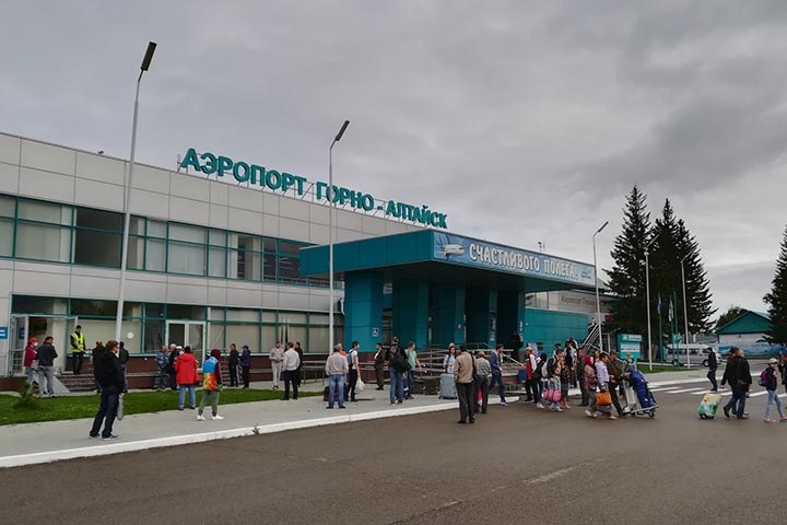 Глава Алтая раскритиковал свое министерство из-за объявлений на вокзалах Глава Алтая раскритиковал свое министерство из-за объявлений на вокзалах