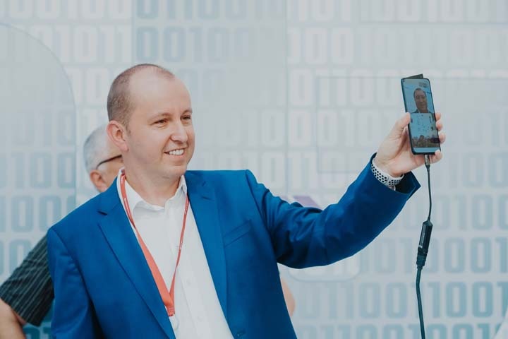 «МегаФон» совершил первый звонок в сети 5G «МегаФон» совершил первый звонок в сети 5G