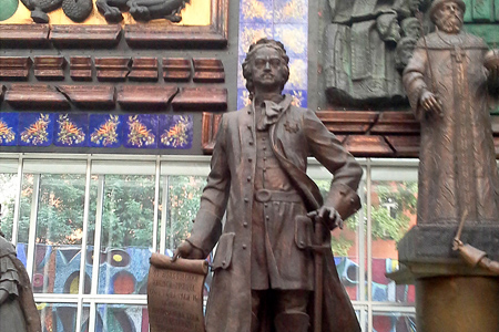 Зураб Церетели подарил Омску на день рождения скульптуру Петра I Зураб Церетели подарил Омску на день рождения скульптуру Петра I