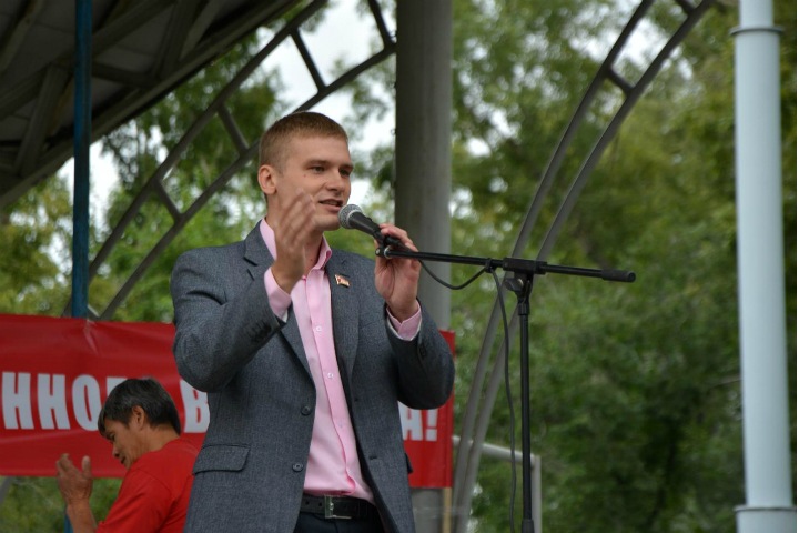 Коммунист становится главой Хакасии после обработки 95% протоколов Коммунист становится главой Хакасии после обработки 95% протоколов