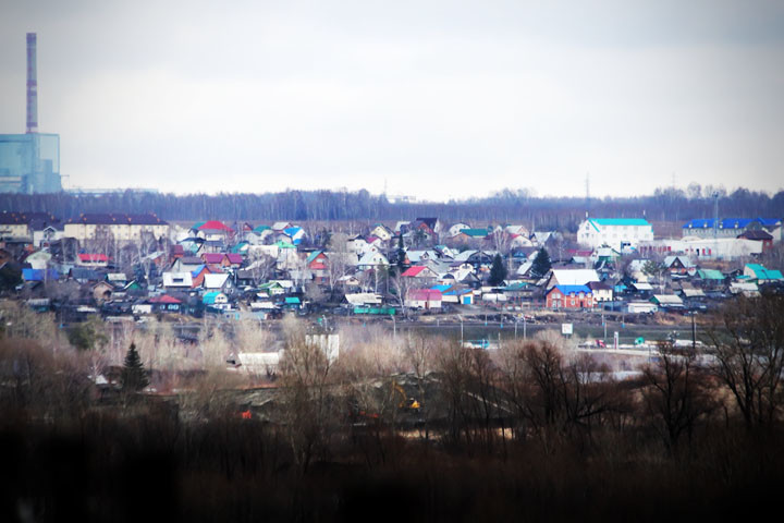 Мэрия сохранила технический проезд у Бугринского моста по просьбе жителей