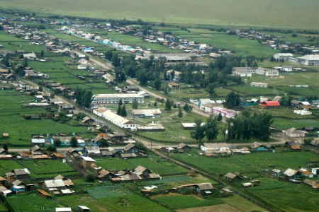 Уголовное дело возбуждено в Бурятии в отношении детдомовцев, закидавших камнями участников парада Победы Уголовное дело возбуждено в Бурятии в отношении детдомовцев, закидавших камнями участников парада Победы