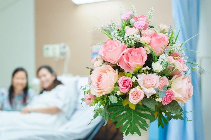 Выбор цветов в роддом