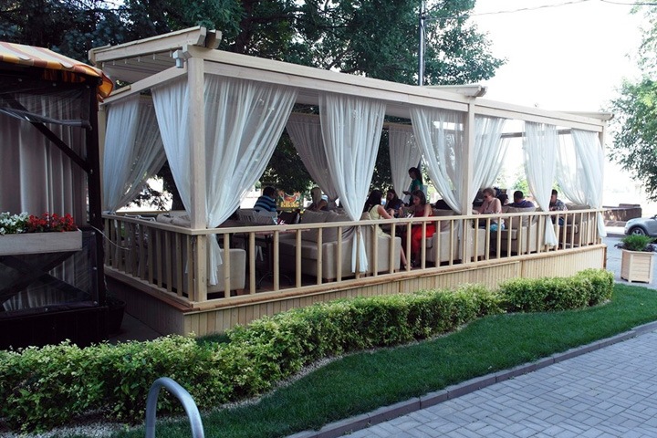 Летние кафе и бары открылись в Новокузнецке Летние кафе и бары открылись в Новокузнецке