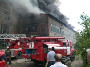 Завод горел в Иркутске 