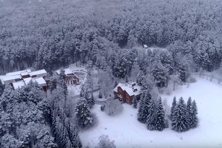 Ледяную горку и каток для резиденции новосибирского правительства оплатят из бюджета Ледяную горку и каток для резиденции новосибирского правительства оплатят из бюджета