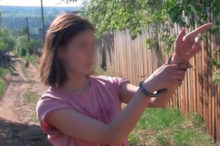 18-летняя братчанка подожгла дом с родителями и братьями из-за конфликта 18-летняя братчанка подожгла дом с родителями и братьями из-за конфликта