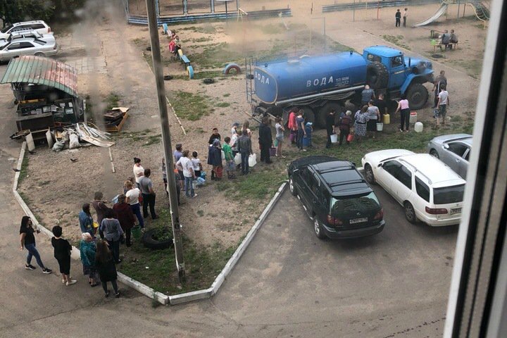 Наводнение в Забайкалье привело к загрязнению рек. Власти просят торговцев снизить цены на воду Наводнение в Забайкалье привело к загрязнению рек. Власти просят торговцев снизить цены на воду