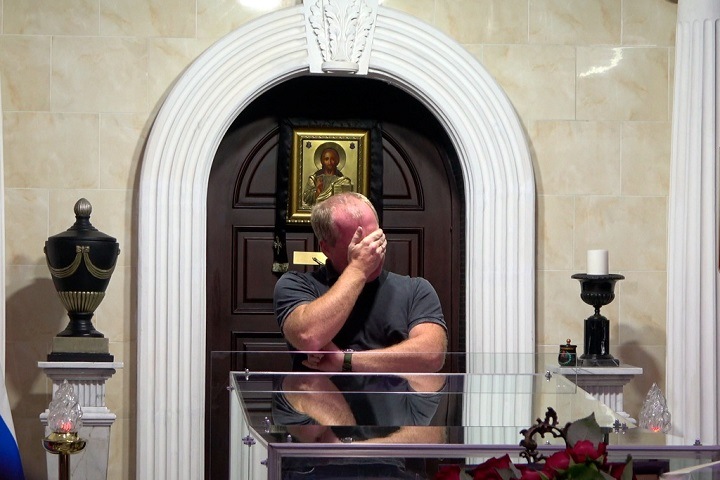 Прощание с погибшим через два дня после ареста ученым прошло в Новосибирске. Видео