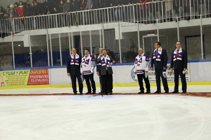 Открытие ледового дворца имени хоккеиста Алексея Касатонова прошло в Искитиме Открытие ледового дворца имени хоккеиста Алексея Касатонова прошло в Искитиме