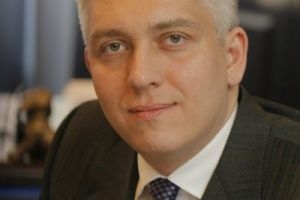 Депутат новосибирского заксобрания объявлен в розыск по обвинению в мошенничестве