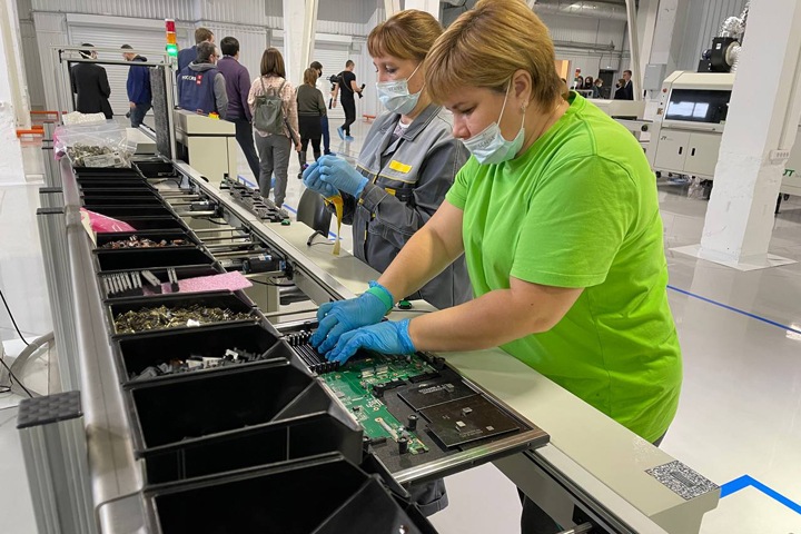 АФК «Система» запустила крупное производство серверов на новосибирском заводе Бекарева