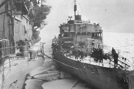 Выставка об истории российского освоения Арктики открылась в Новосибирской области Выставка об истории российского освоения Арктики открылась в Новосибирской области