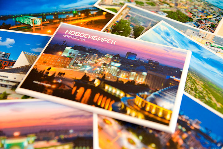 Слава Степанов выпустил новый набор открыток с фотографиями Новосибирска