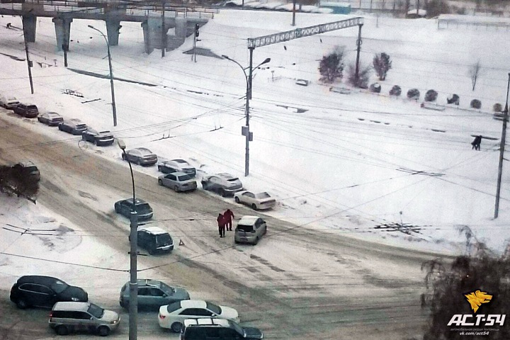 Городецкий потребовал найти дополнительную технику для уборки снега