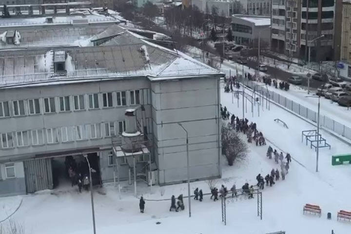 СМИ: школы и детсады Красноярска могут перевести на дистант под предлогом «минирований»