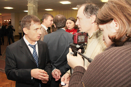 Шесть человек будут бороться за пост губернатора Новосибирской области Шесть человек будут бороться за пост губернатора Новосибирской области