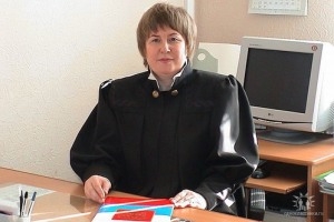 СК РФ хочет возбудить дело в отношении судьи из Новосибирска, отдавшей дочь отцу-наркоману СК РФ хочет возбудить дело в отношении судьи из Новосибирска, отдавшей дочь отцу-наркоману