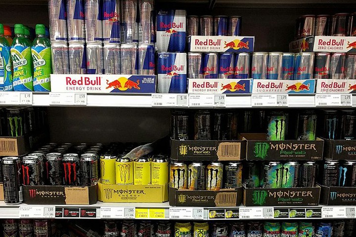 Новосибирские власти запрещают продавать безалкогольные энергетики детям Новосибирские власти запрещают продавать безалкогольные энергетики детям