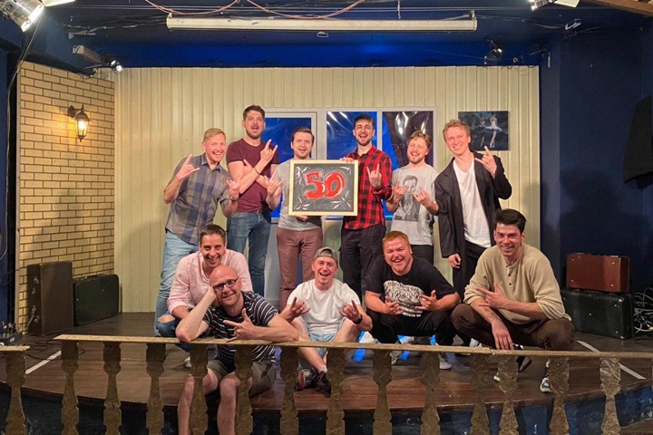 Актеры новосибирских театров провели 50 «антидепрессивных» онлайн-концертов и спектаклей