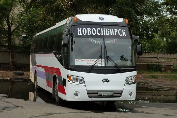 Новосибирский автовокзал отменил рейсы в Казахстан после начала массовых протестов в республике