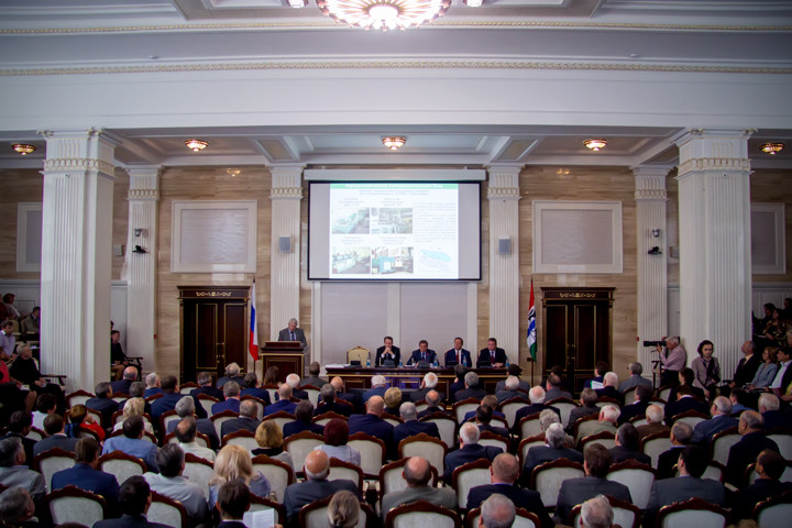 Число госслужащих Новосибирской области выросло до 3,2 тыс. человек