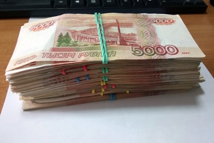 Красноярцы и новосибирцы продавали россиянам несуществующие покрышки