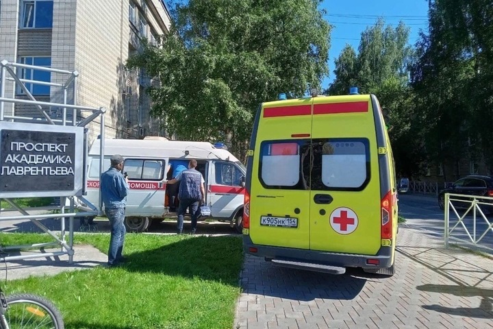 Мальчика на самокате в новосибирском Академгородке мог сбить замдиректора физматшколы НГУ